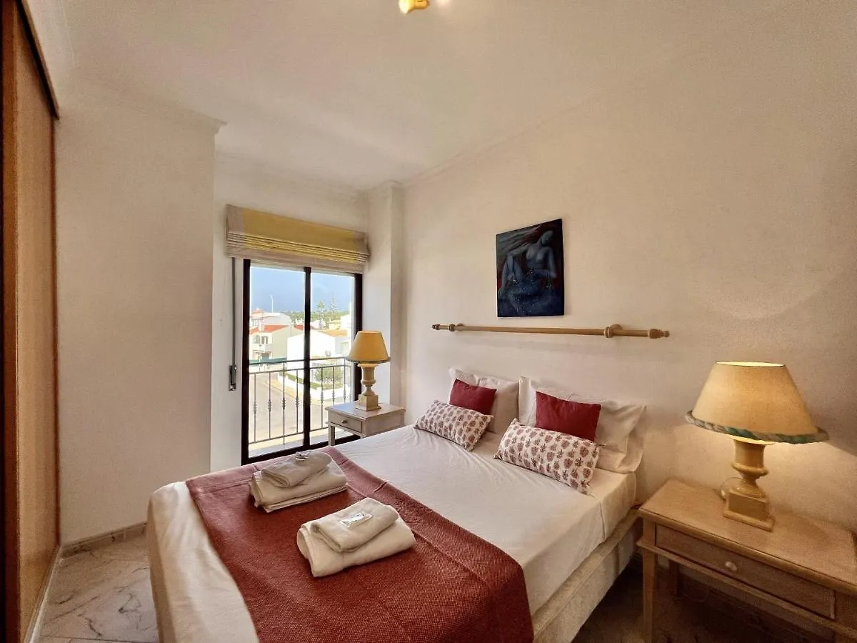 Quarteira Elegant With Pool By Homing Apartment