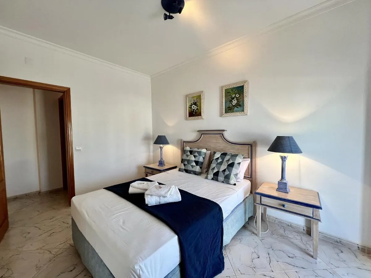 Quarteira Elegant With Pool By Homing Apartment