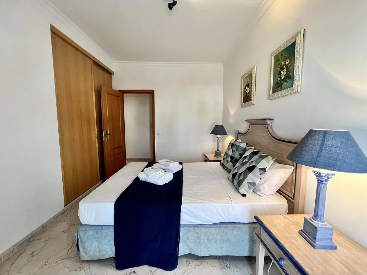 Quarteira Elegant With Pool By Homing Apartment