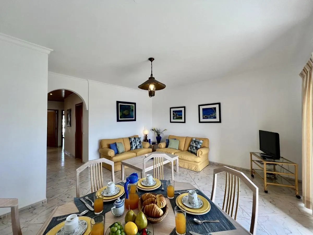 Quarteira Elegant With Pool By Homing Apartment