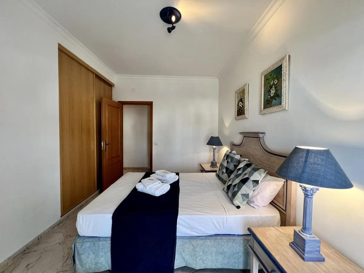 Quarteira Elegant With Pool By Homing Apartment